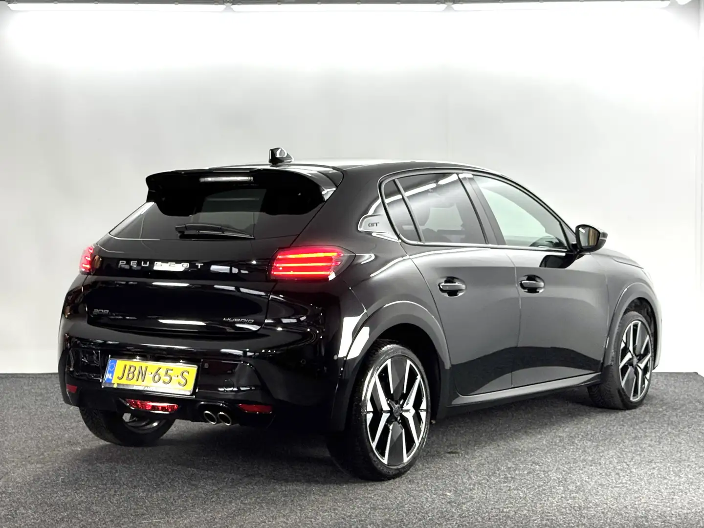 Peugeot 208 Hybrid 136 GT / VERKOCHT Noir - 2
