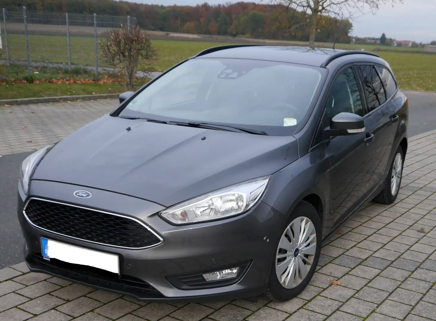Ford Focus Focus Turnier Turnier 1.0 EcoBoost BusinessEdition Grau - 1