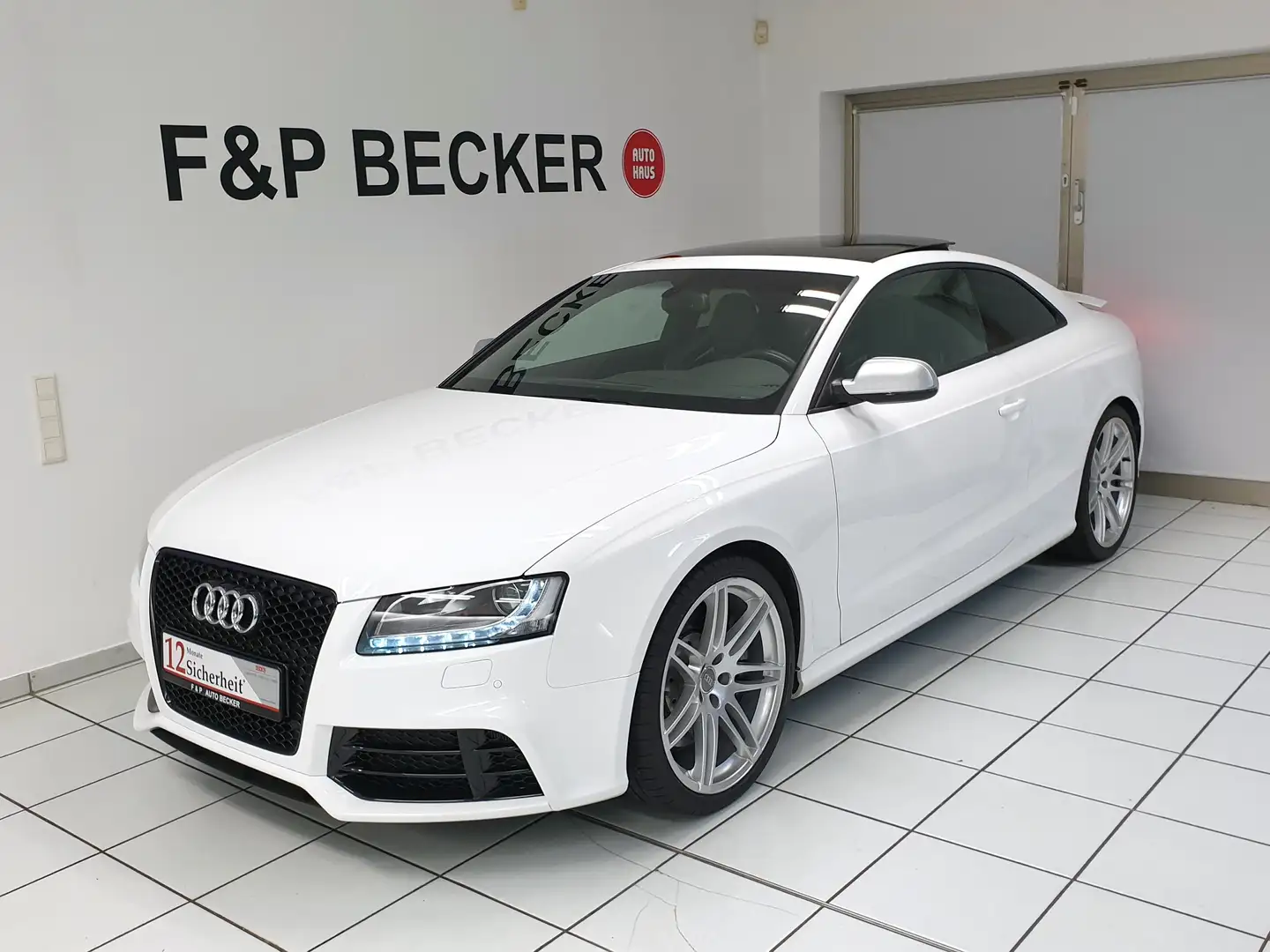 Audi RS5 4,2 V8 QUATTRO 2.HAND SCHALEN B&O PANO*KAM*280KM/H Bílá - 1