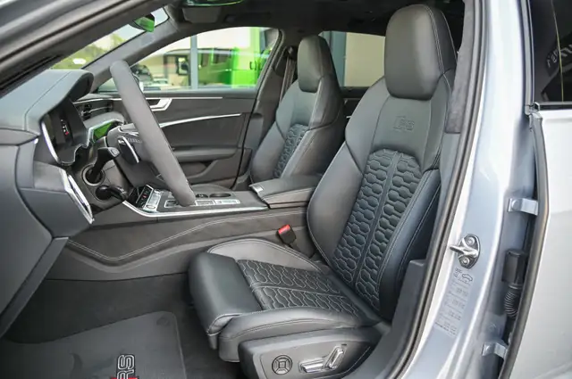 Audi RS6 view 12