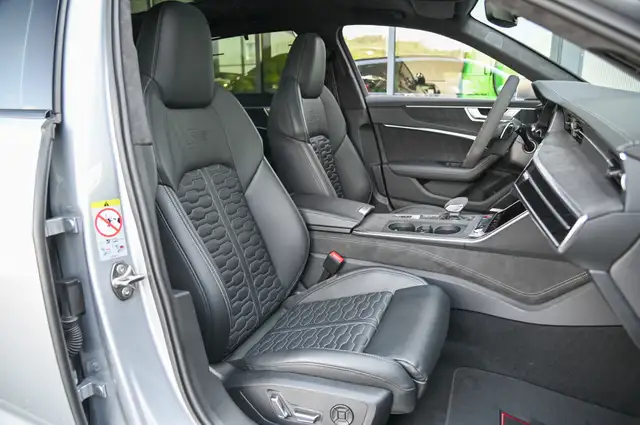 Audi RS6 view 13