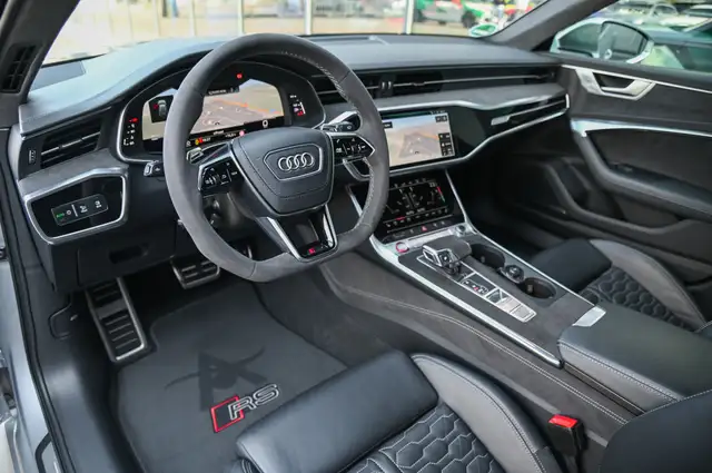 Audi RS6 view 9