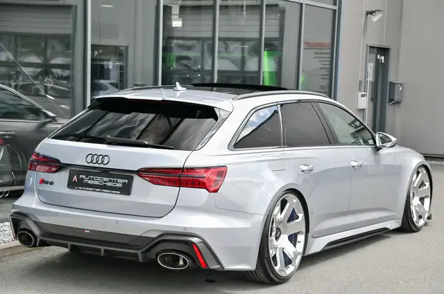 Audi RS6 view 4