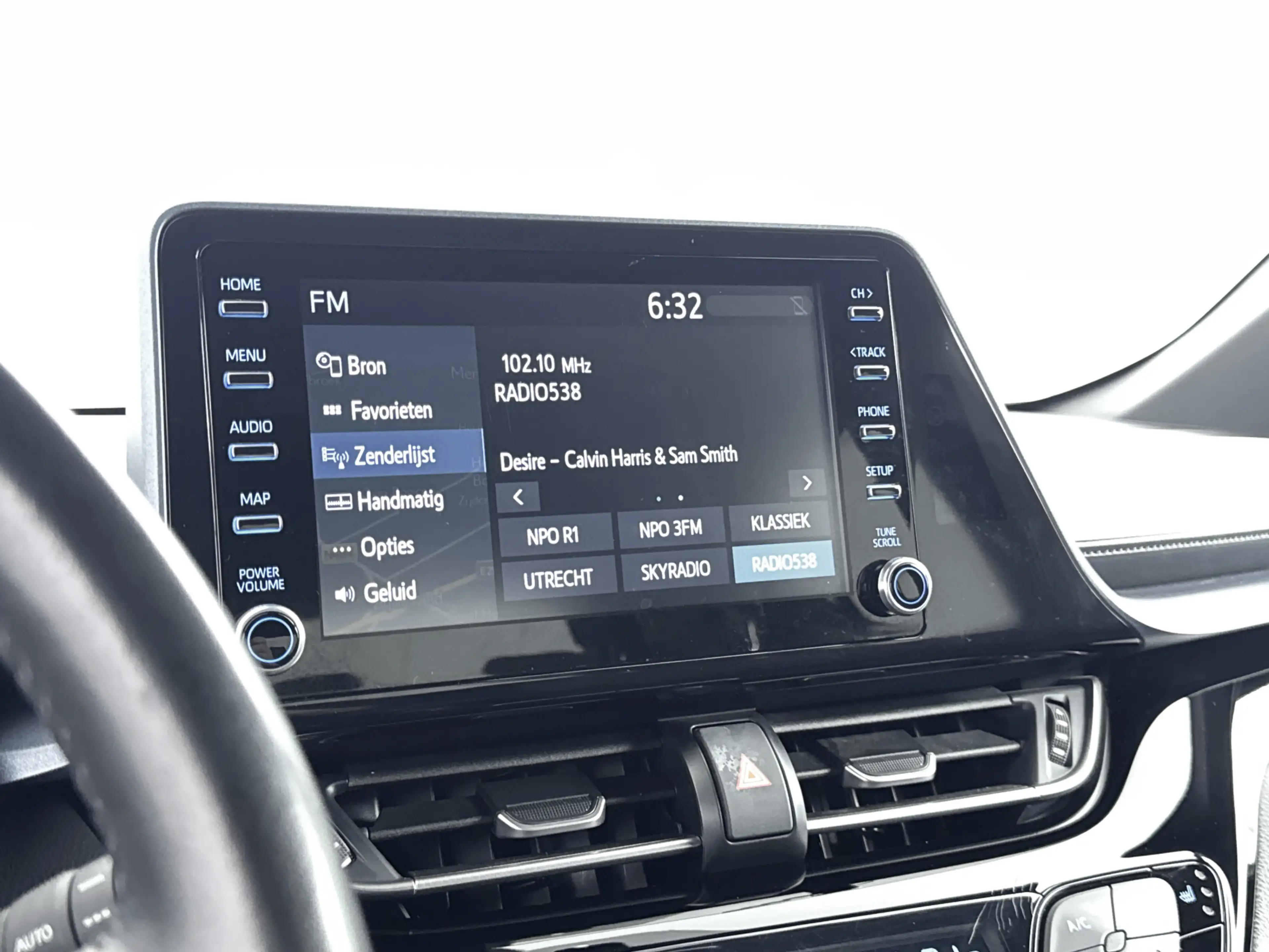 Toyota C-HR 1.8 Hybrid Bi-Tone — photo 7