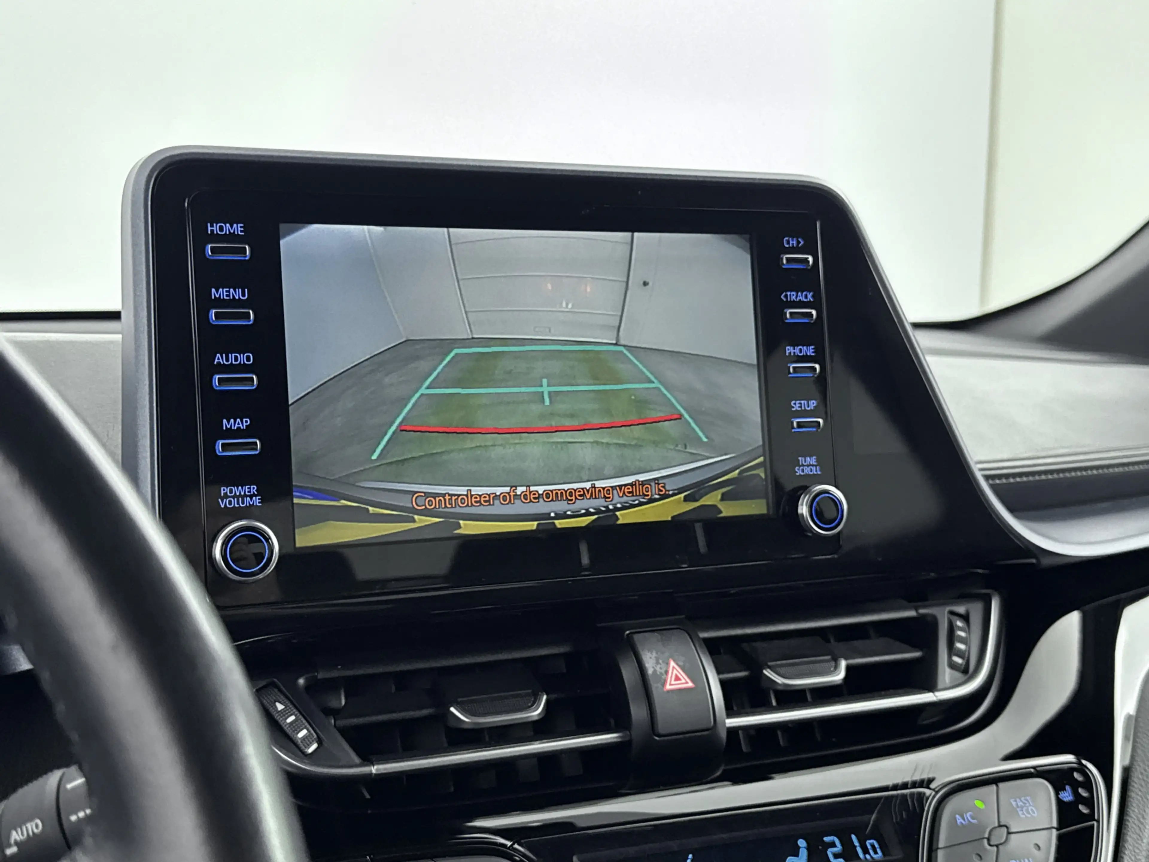 Toyota C-HR 1.8 Hybrid Bi-Tone — photo 8