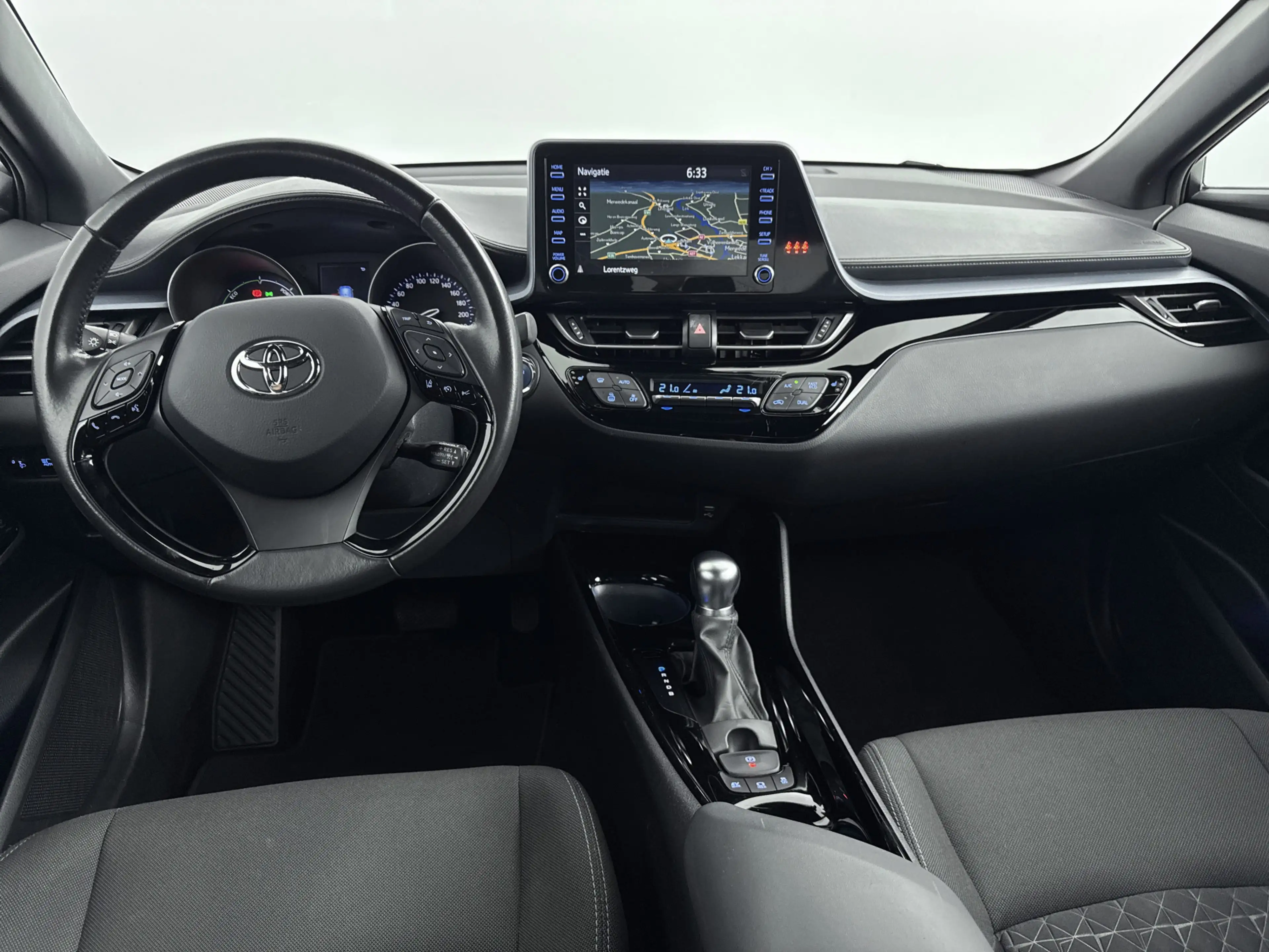 Toyota C-HR 1.8 Hybrid Bi-Tone — photo 4