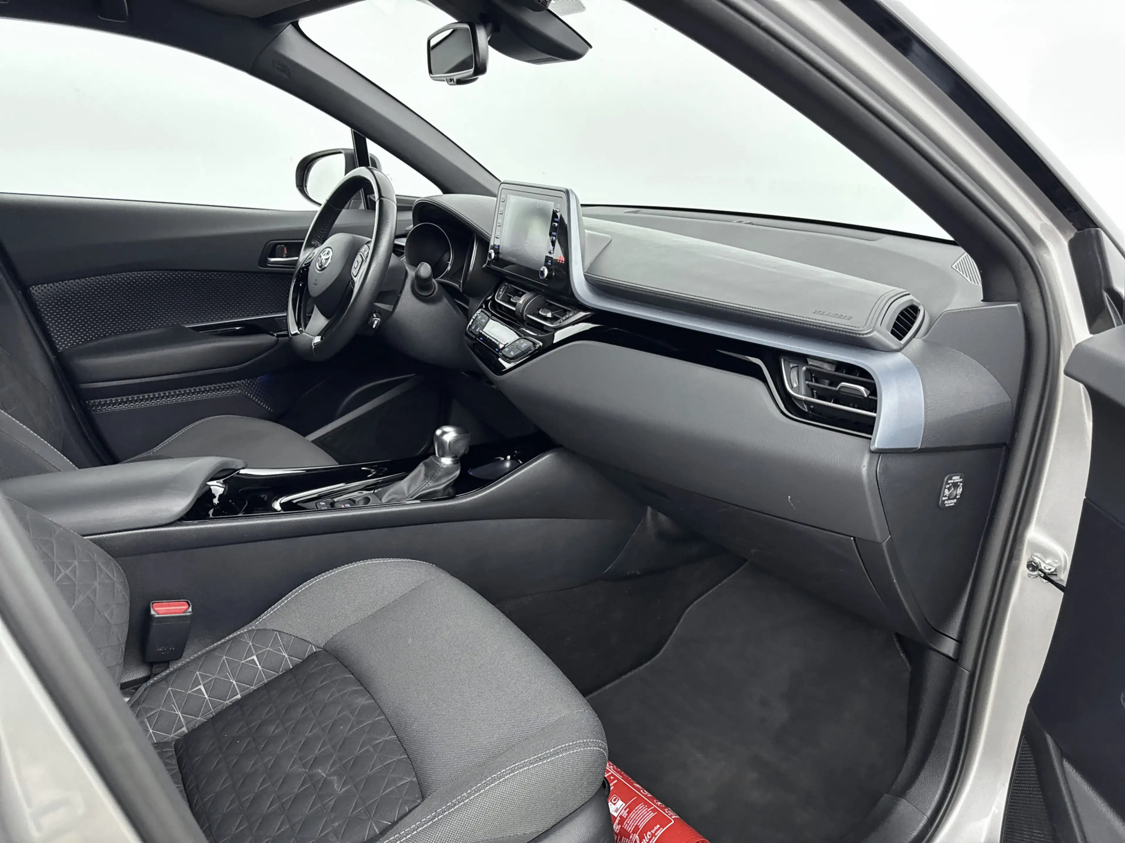 Toyota C-HR 1.8 Hybrid Bi-Tone — photo 6