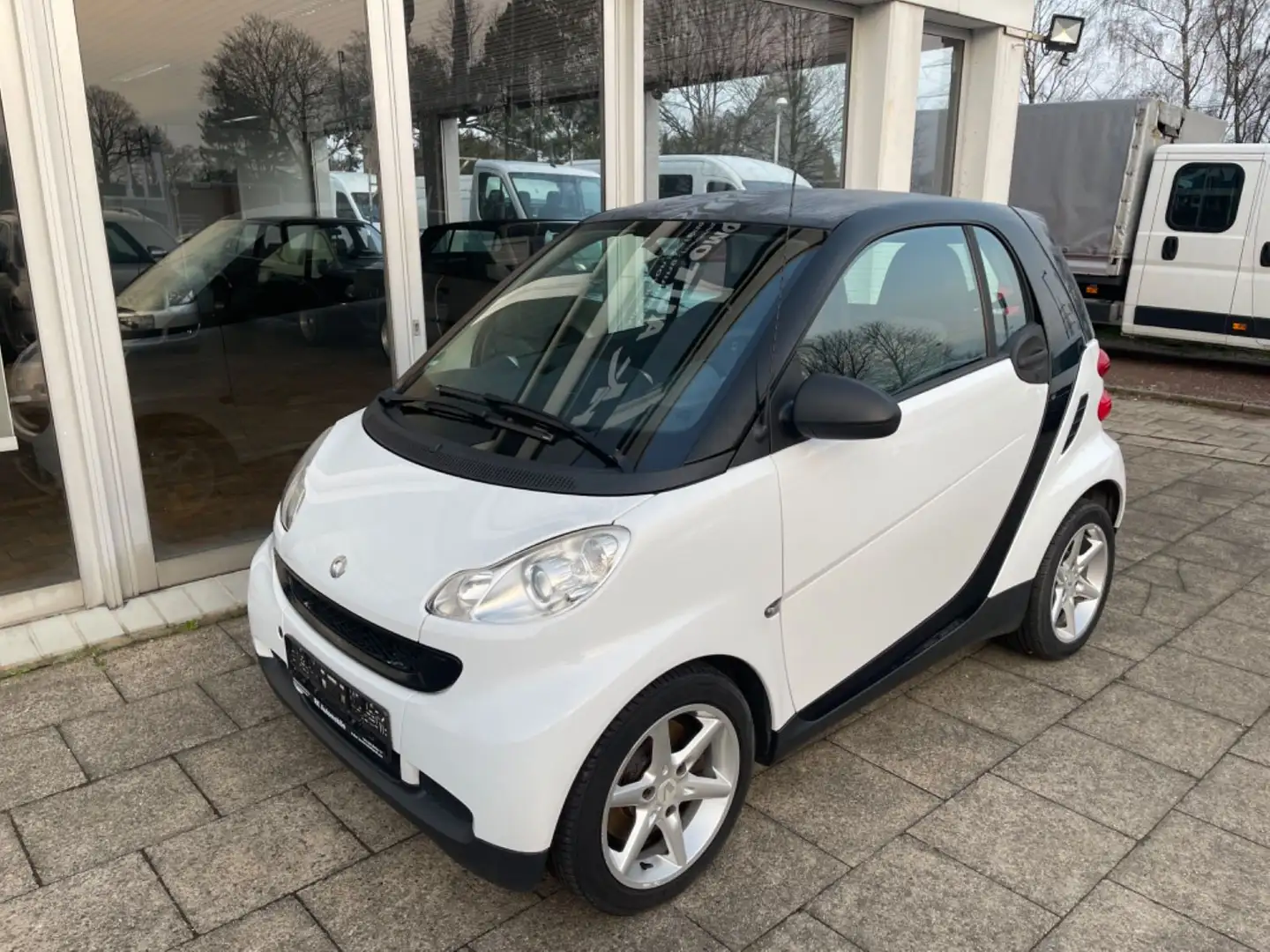 smart forTwo fortwo coupe Micro Hybrid Drive 45kW Schwarz - 1