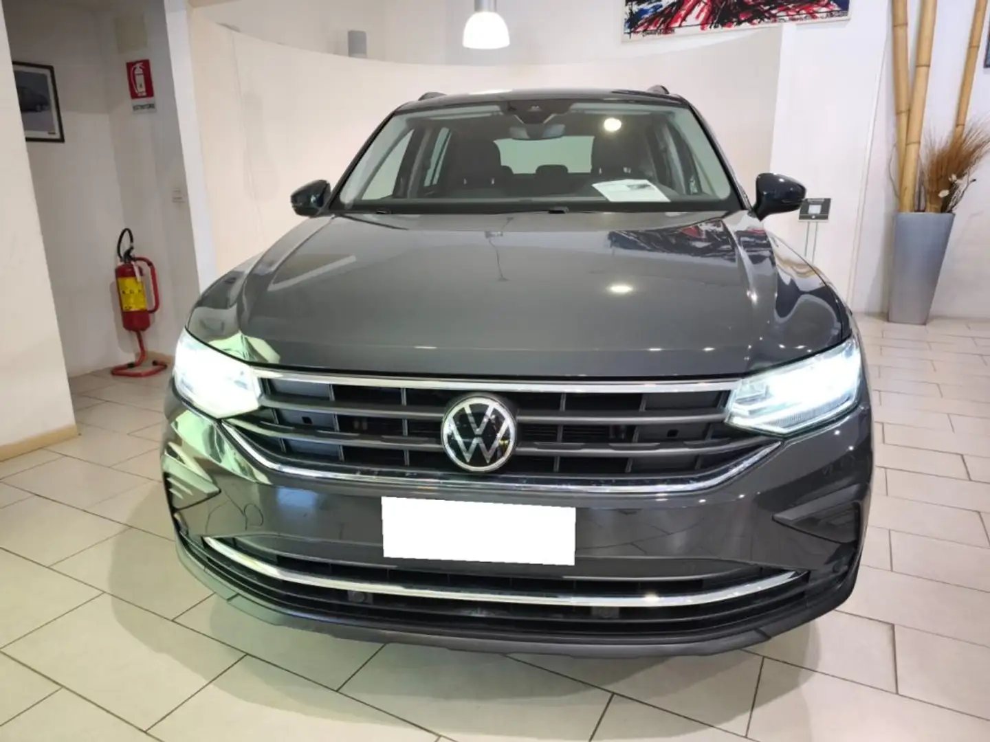 Volkswagen Tiguan 1.5 TSI 150 CV DSG Clima Aut. Navi Iva Esposta Grigio - 2
