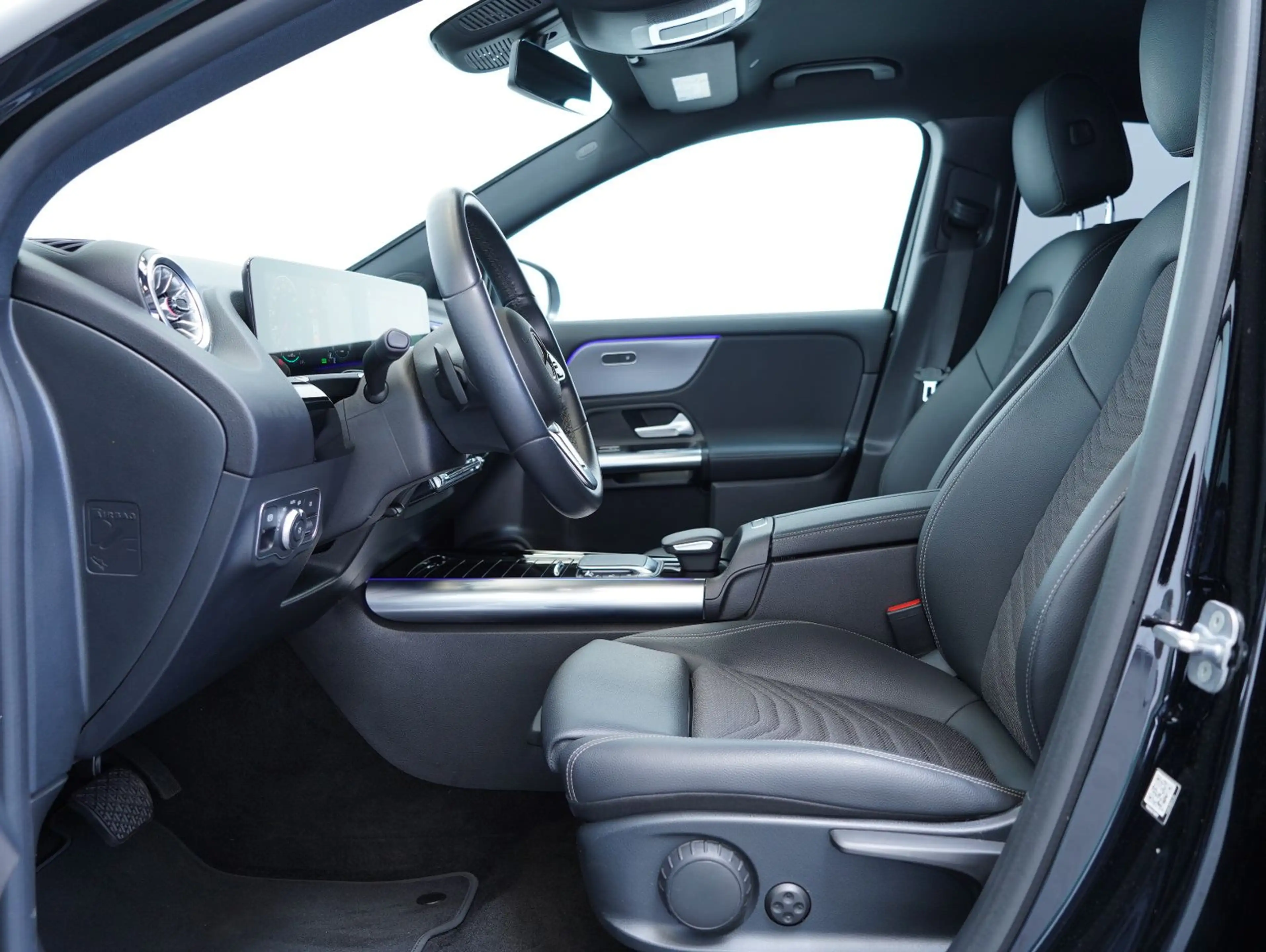 Mercedes-Benz EQA 250 Progressive AC/DC/WIDESCREEN/KAMERA/SOH — photo 5