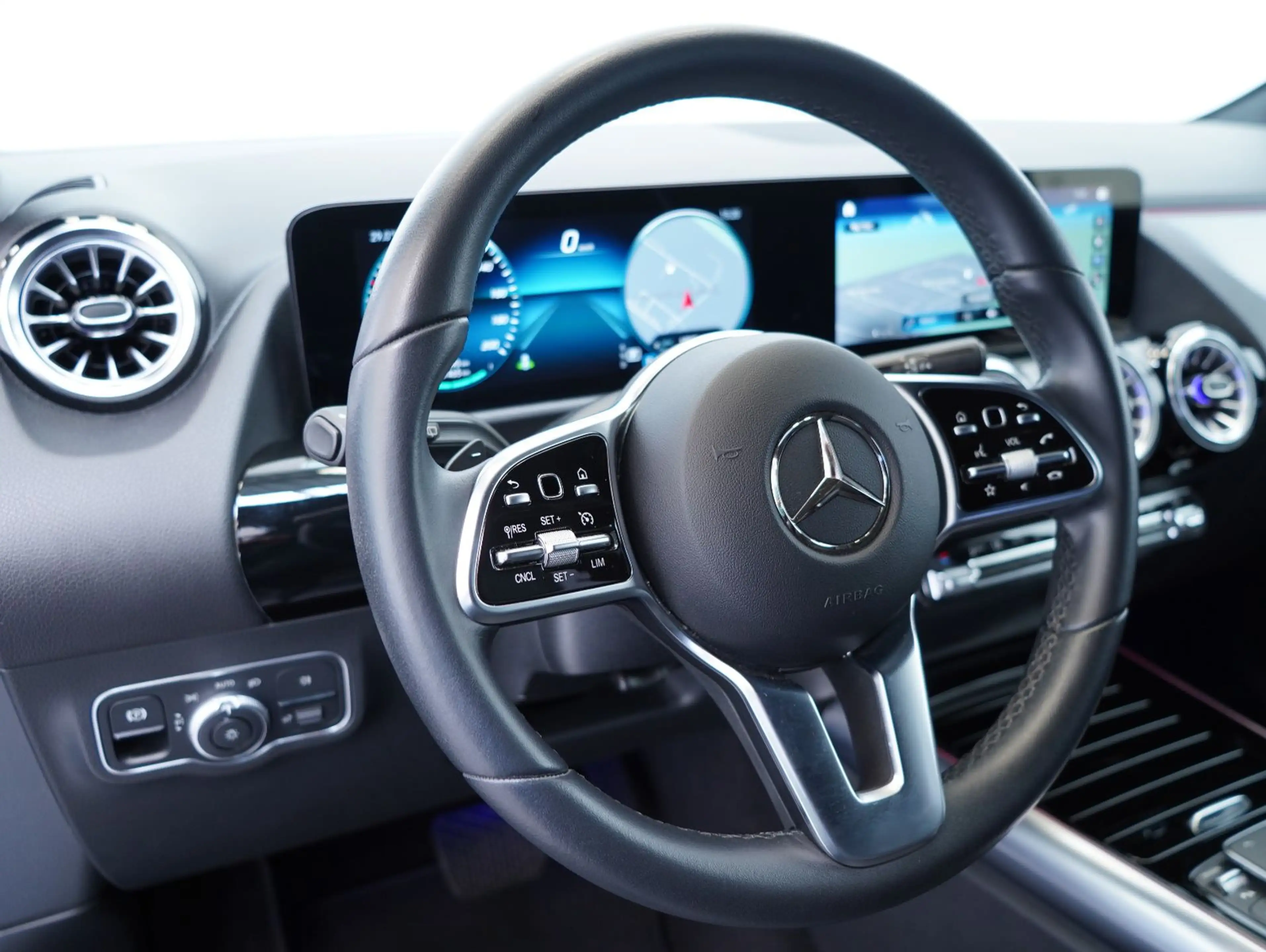 Mercedes-Benz EQA 250 Progressive AC/DC/WIDESCREEN/KAMERA/SOH — photo 6