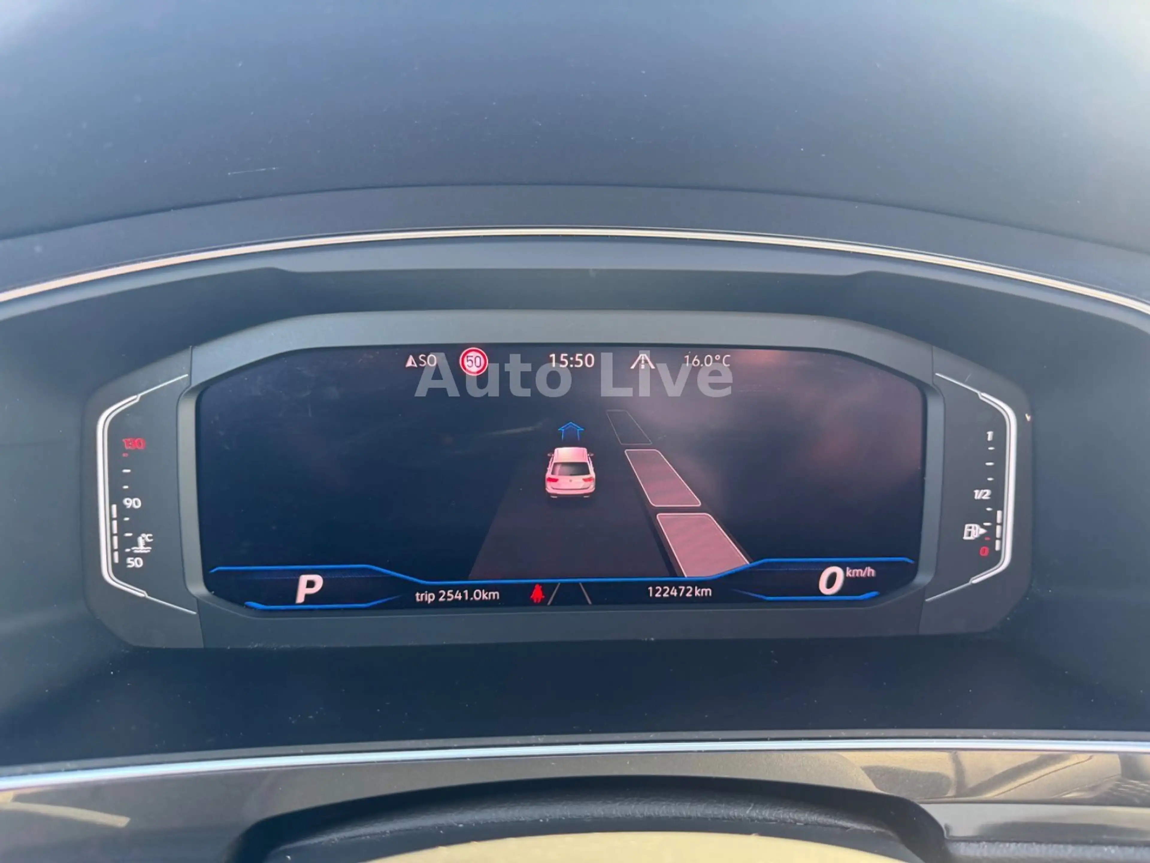 Volkswagen Tiguan Allspace 2.0 TDI DSG*4M*R LINE*PANO*360! — photo 11