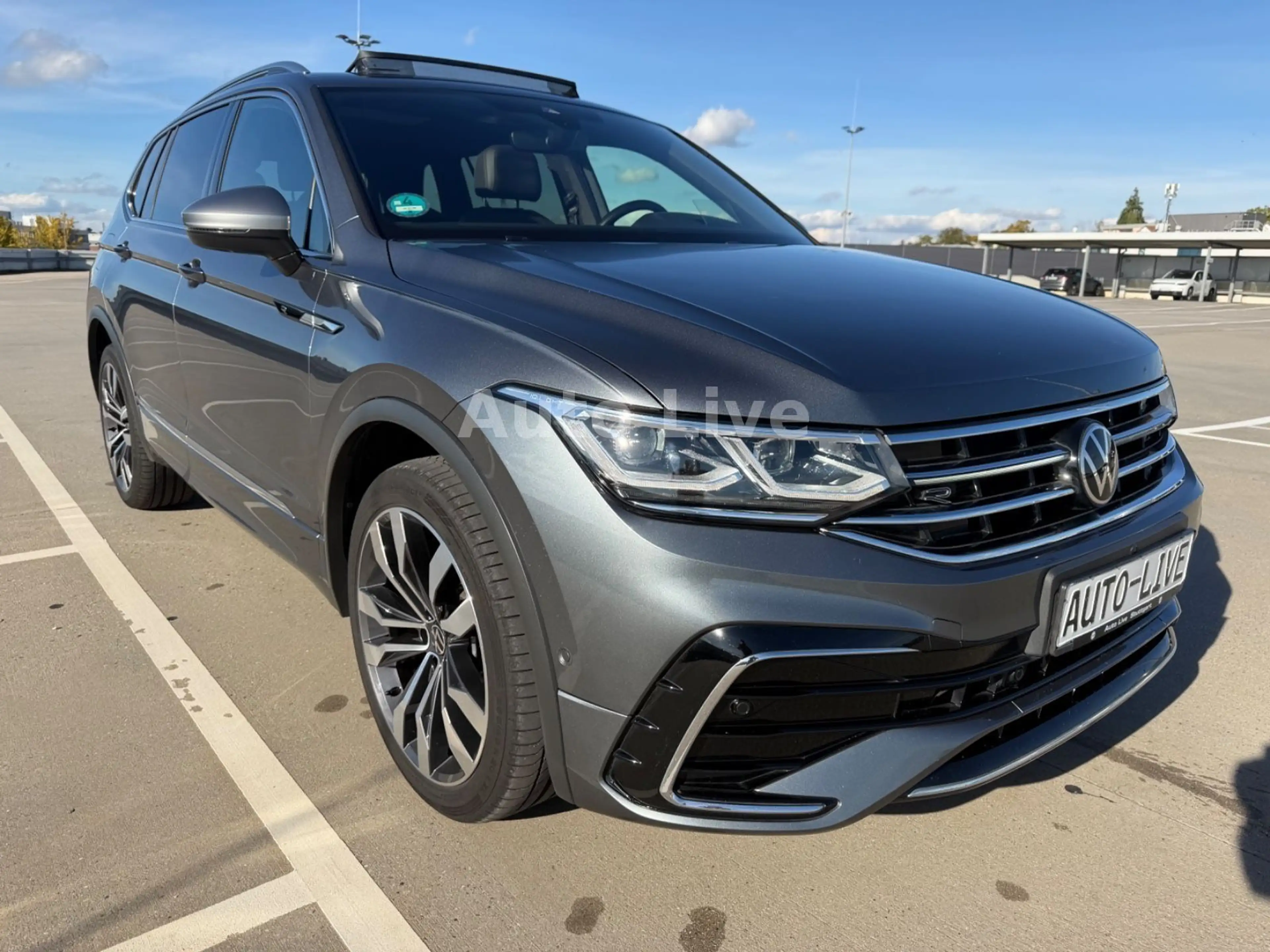Volkswagen Tiguan Allspace 2.0 TDI DSG*4M*R LINE*PANO*360! — photo 7