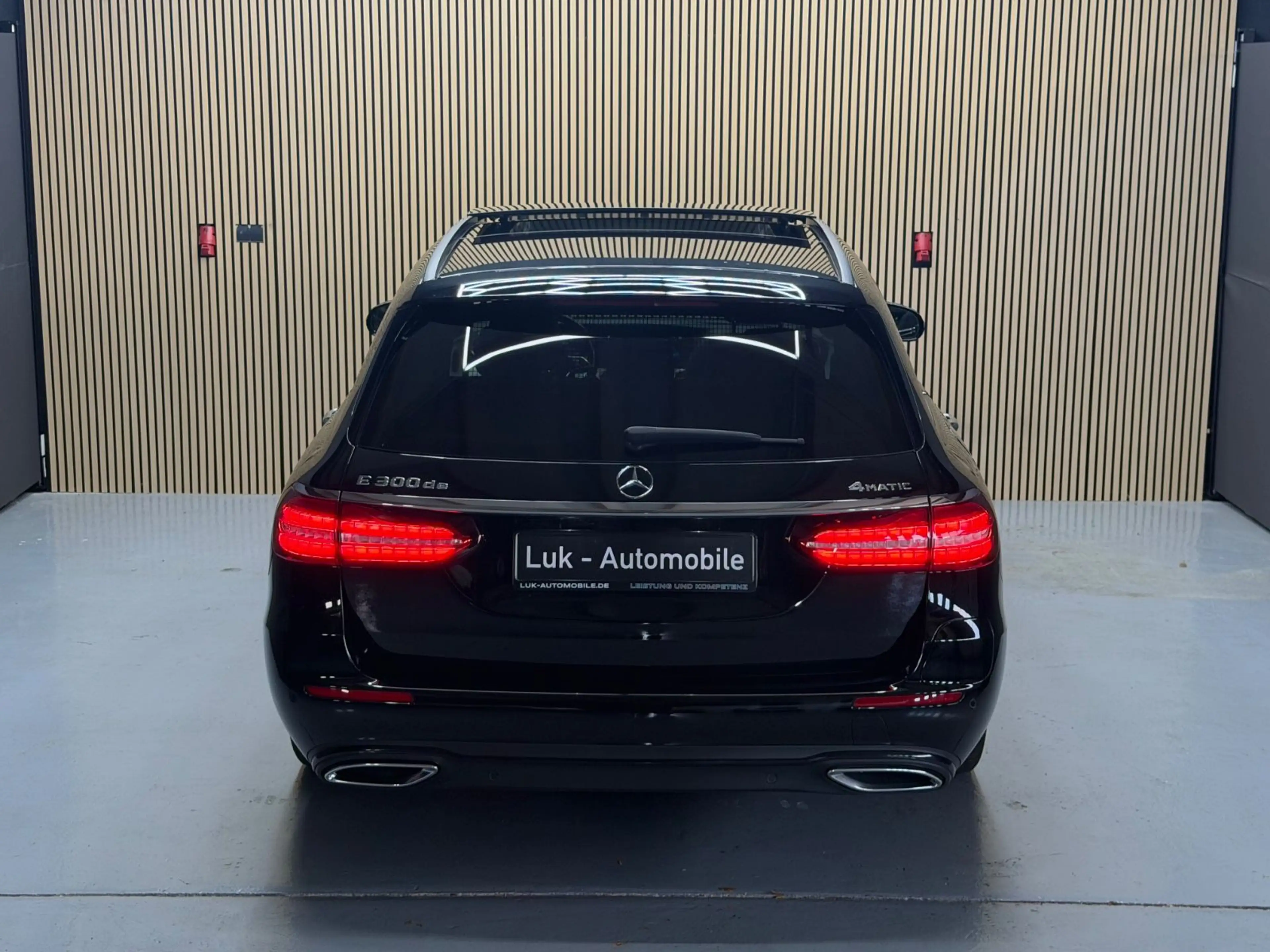 Mercedes-Benz E 300 de 4Matic*PANORAMA*HUD*WIDE*Ahk*360KAM* — photo 8