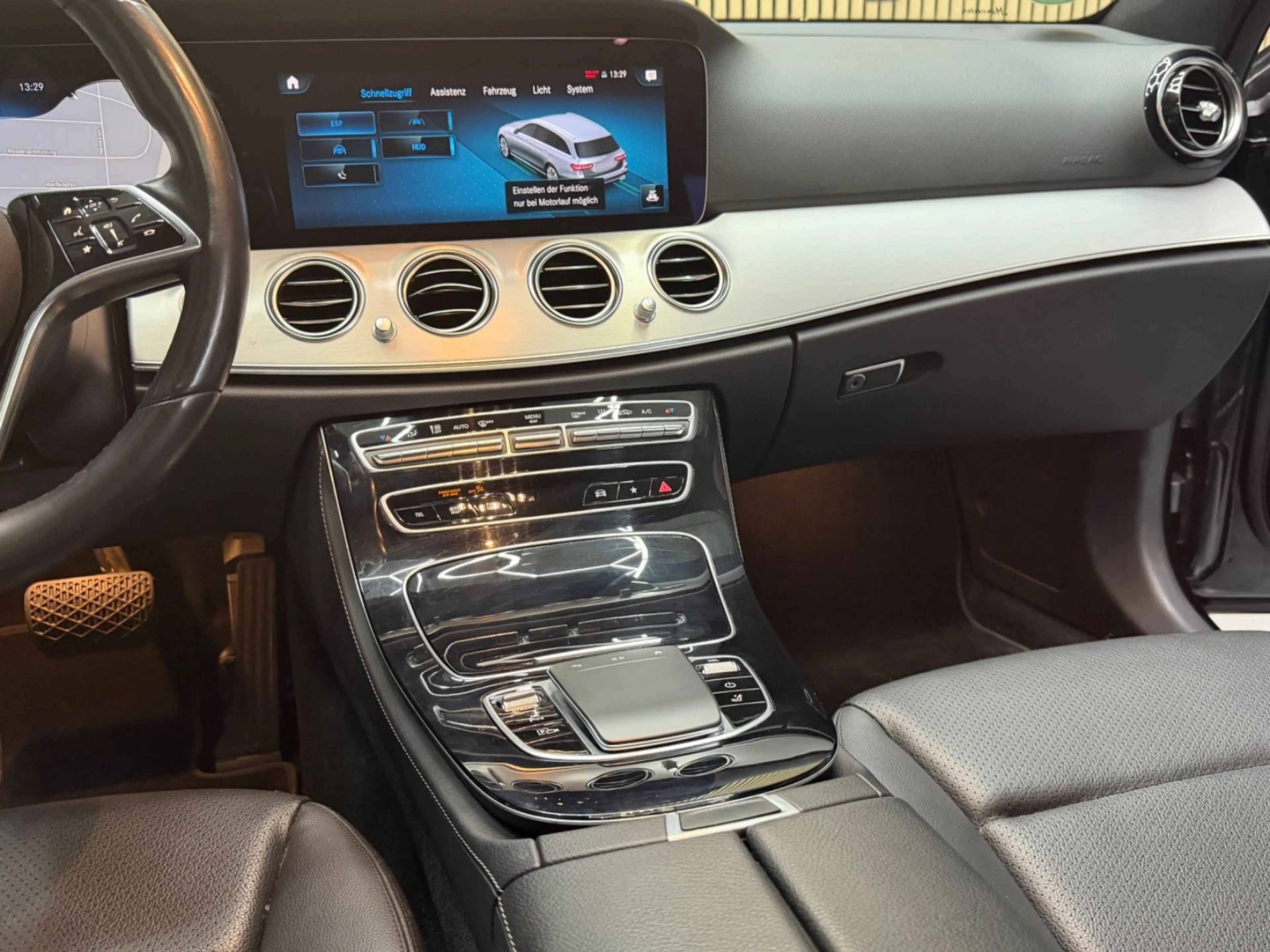 Mercedes-Benz E 300 de 4Matic*PANORAMA*HUD*WIDE*Ahk*360KAM* — photo 11