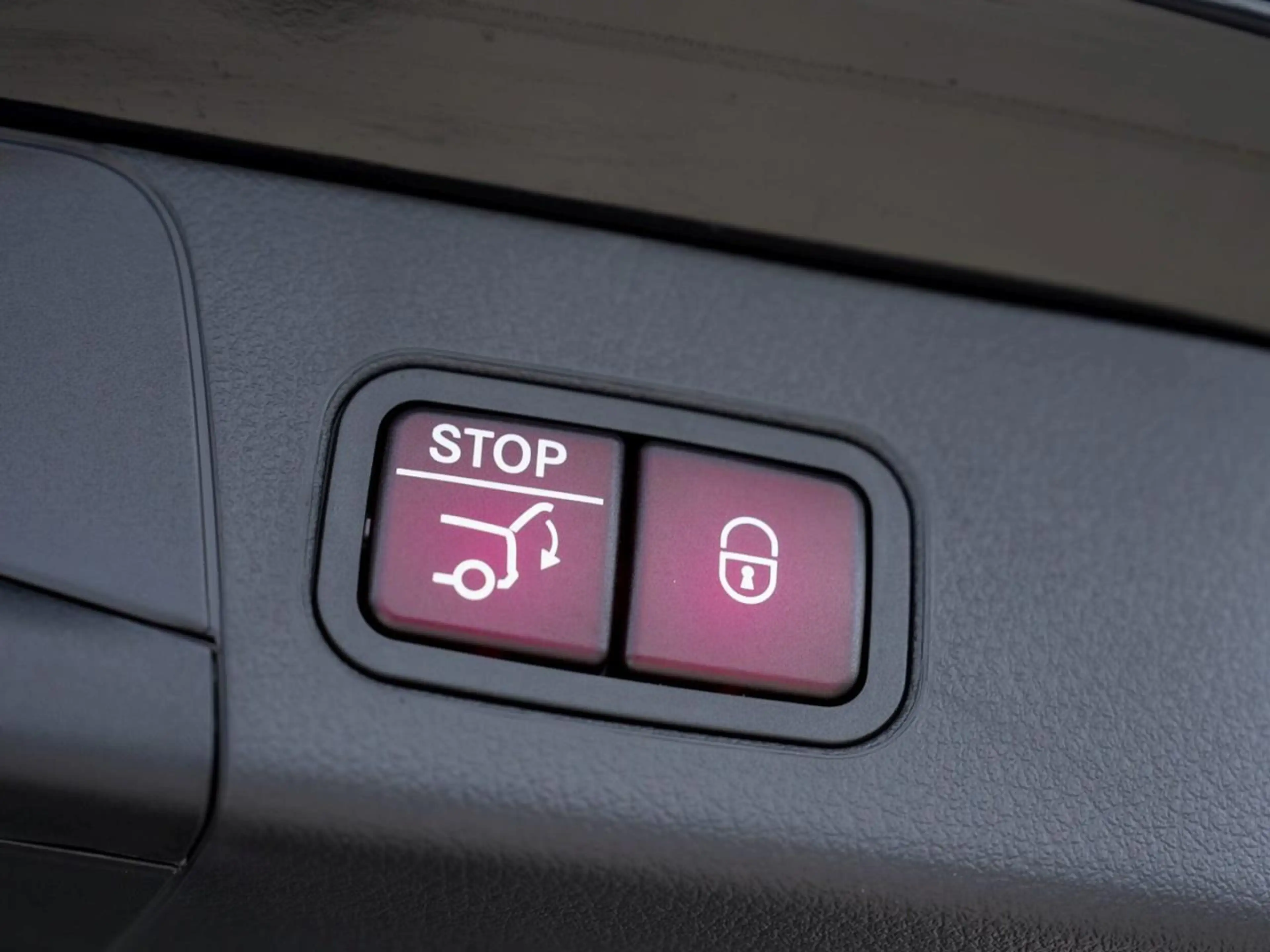 Mercedes-Benz B 220 d AMG Panorama Distronic Memory 360° AHK — photo 10