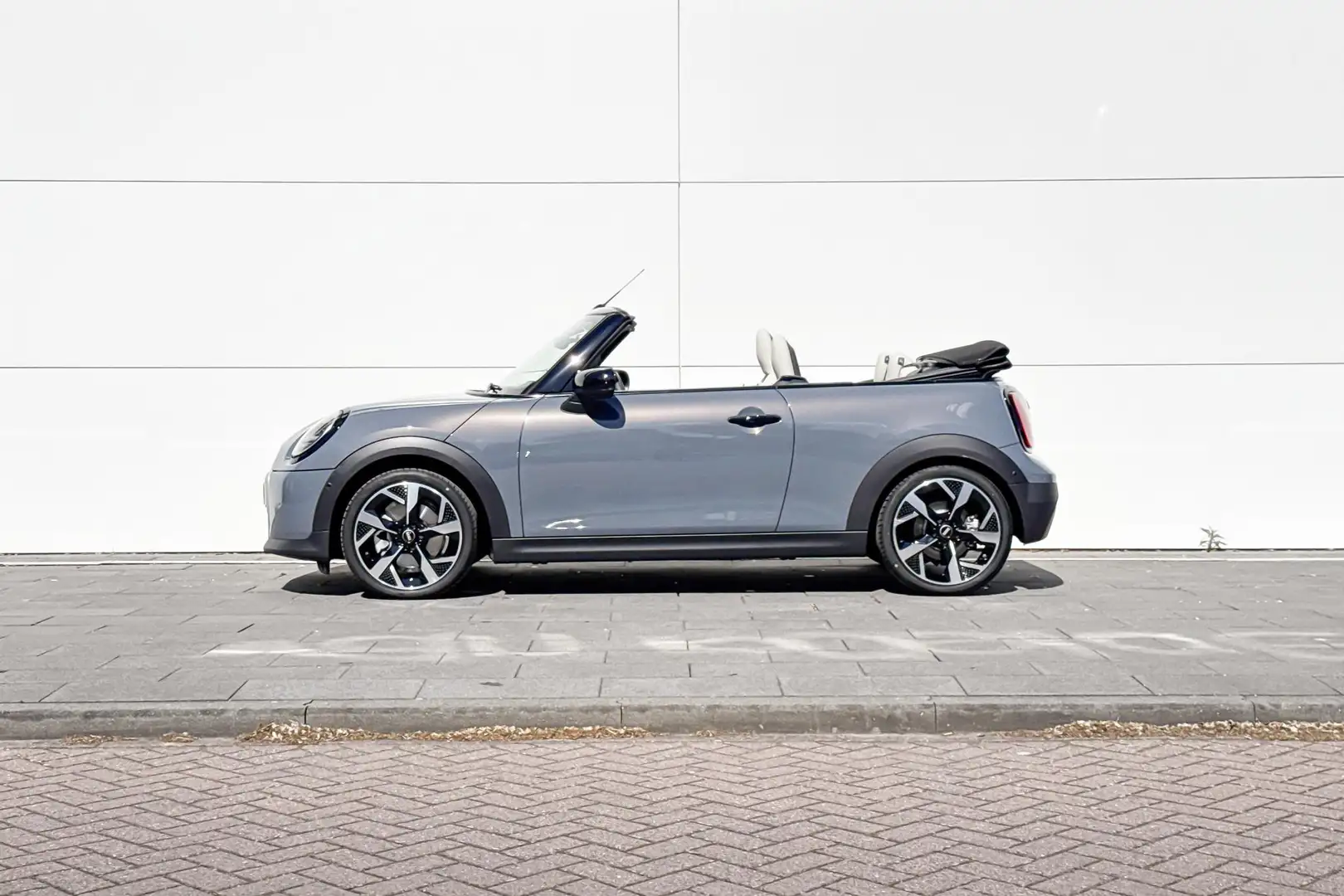 MINI Cooper C Cabrio Favoured L Gri - 2