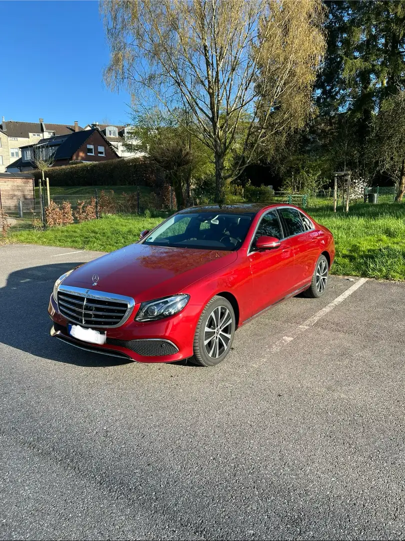 Mercedes-Benz E 300 d 9G-TRONIC Exclusive Red - 1