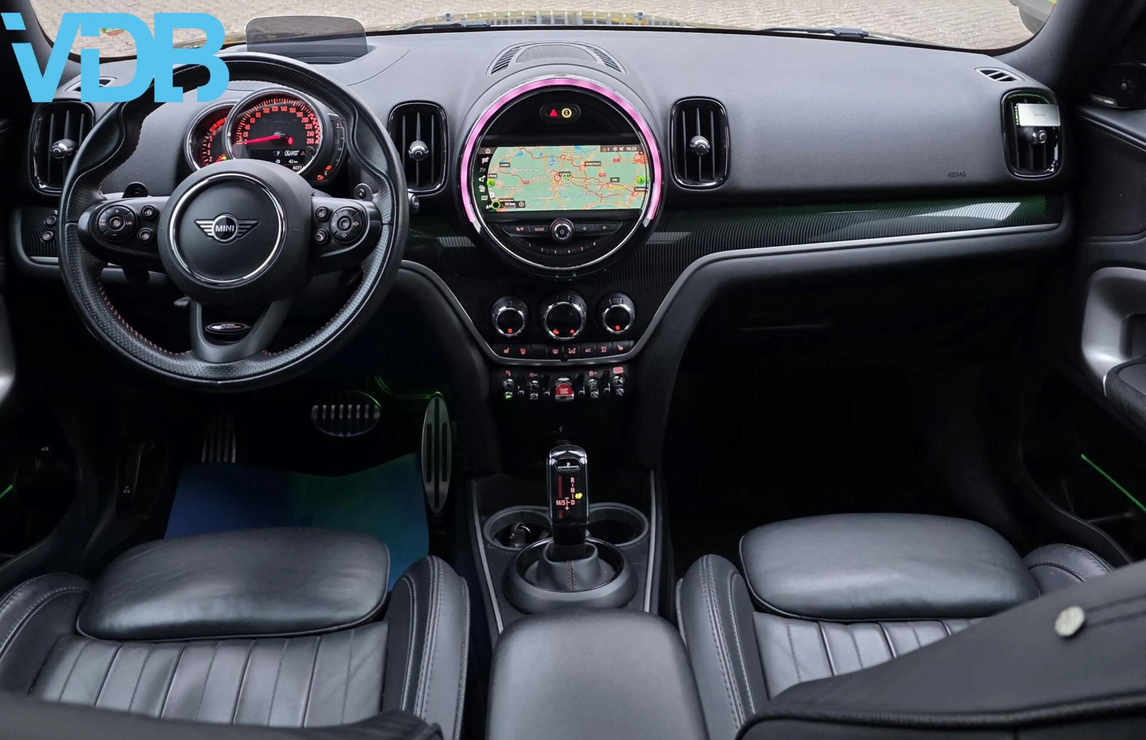 MINI John Cooper Works Countryman 2.0 ALL4 PANO SFEER H&K — photo 11