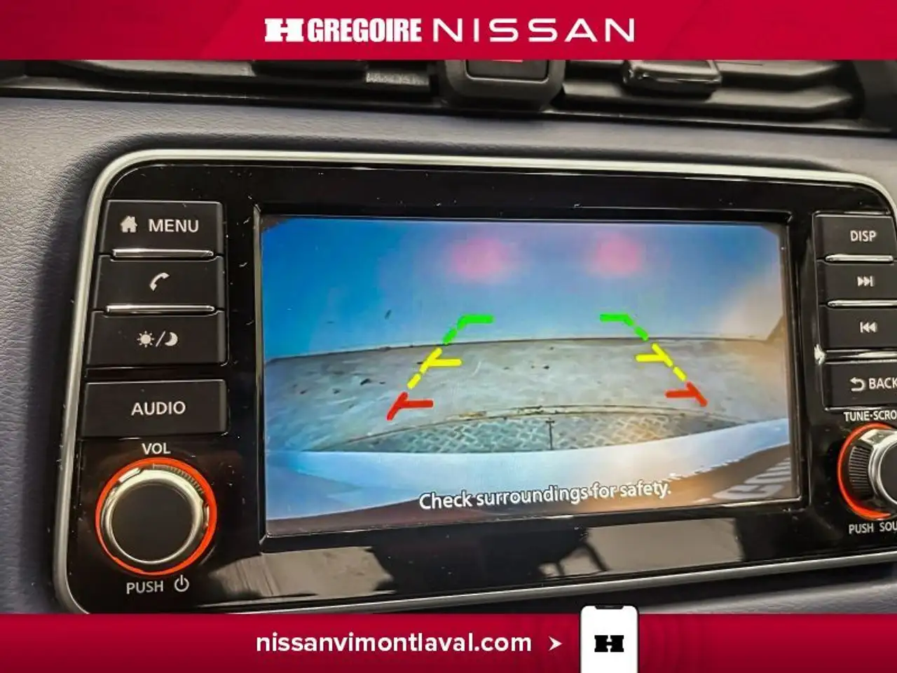 Nissan Versa снимка Nissan Versa