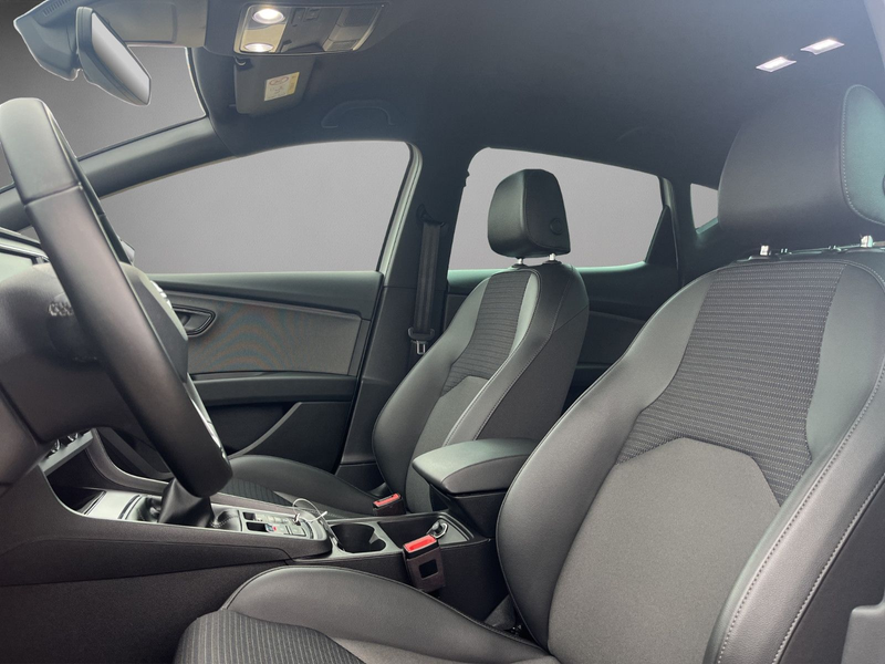 SEAT Leon Xcellence/PDC/CarPlay/LED/Digi.Cockpit — photo 10