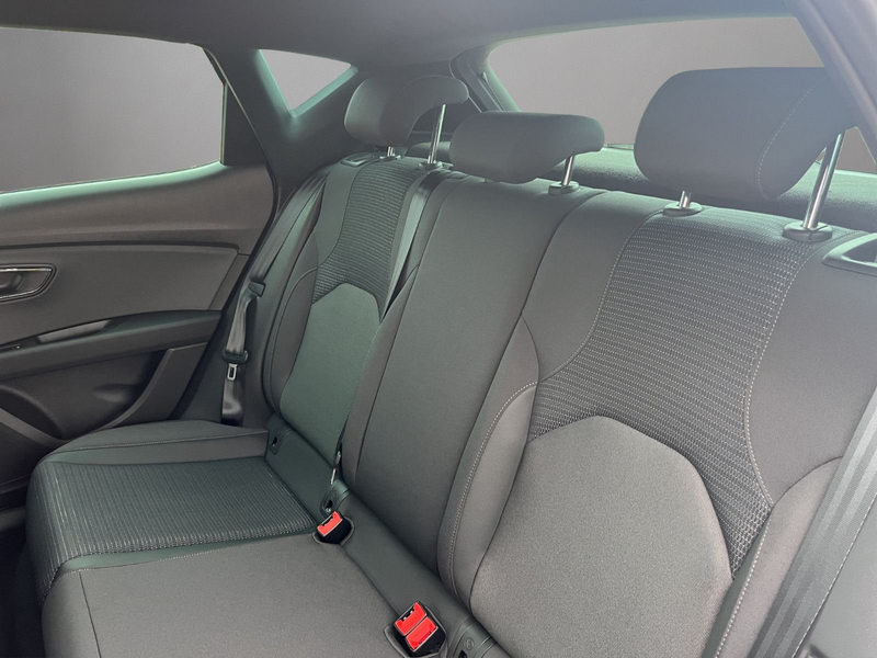 SEAT Leon Xcellence/PDC/CarPlay/LED/Digi.Cockpit — photo 11