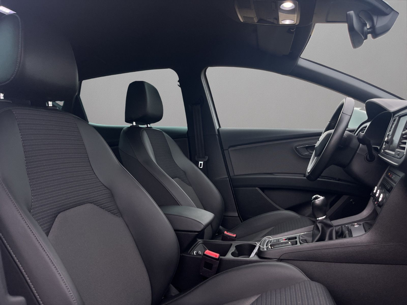 SEAT Leon Xcellence/PDC/CarPlay/LED/Digi.Cockpit — photo 13