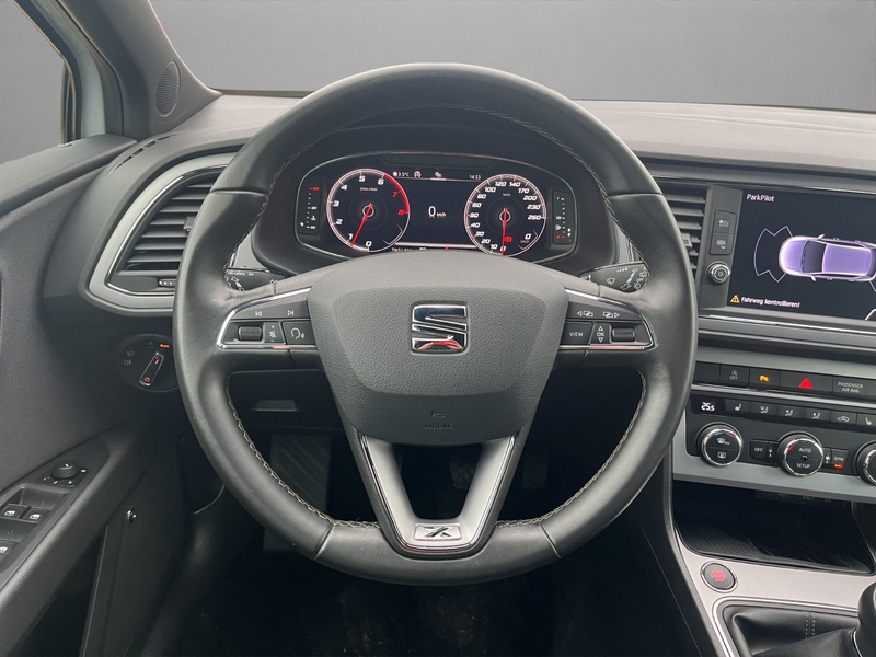 SEAT Leon Xcellence/PDC/CarPlay/LED/Digi.Cockpit — photo 15