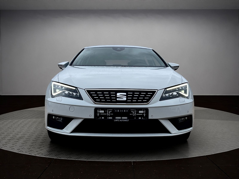 SEAT Leon Xcellence/PDC/CarPlay/LED/Digi.Cockpit — photo 8