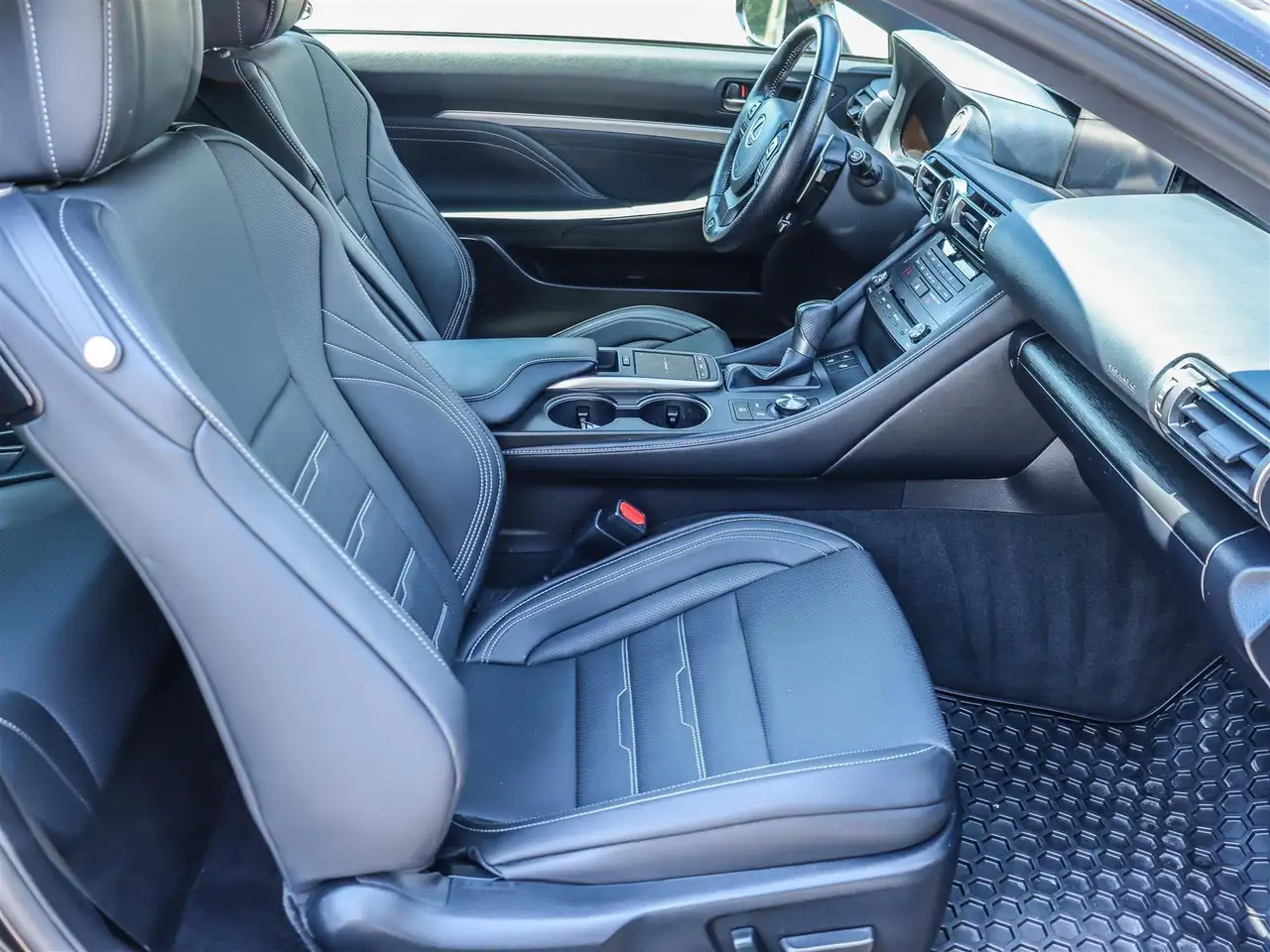 Lexus RC 300 снимка Lexus RC 300