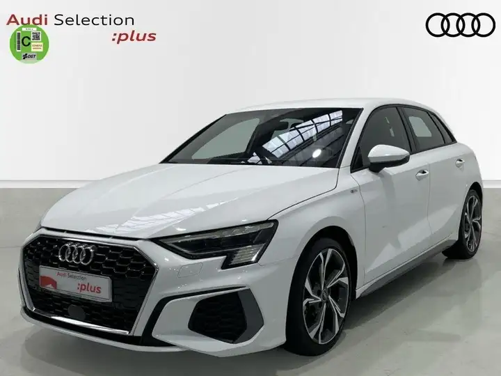 Audi A3 Sportback 35 TFSI Genuine S tronic 7 vel. 2022