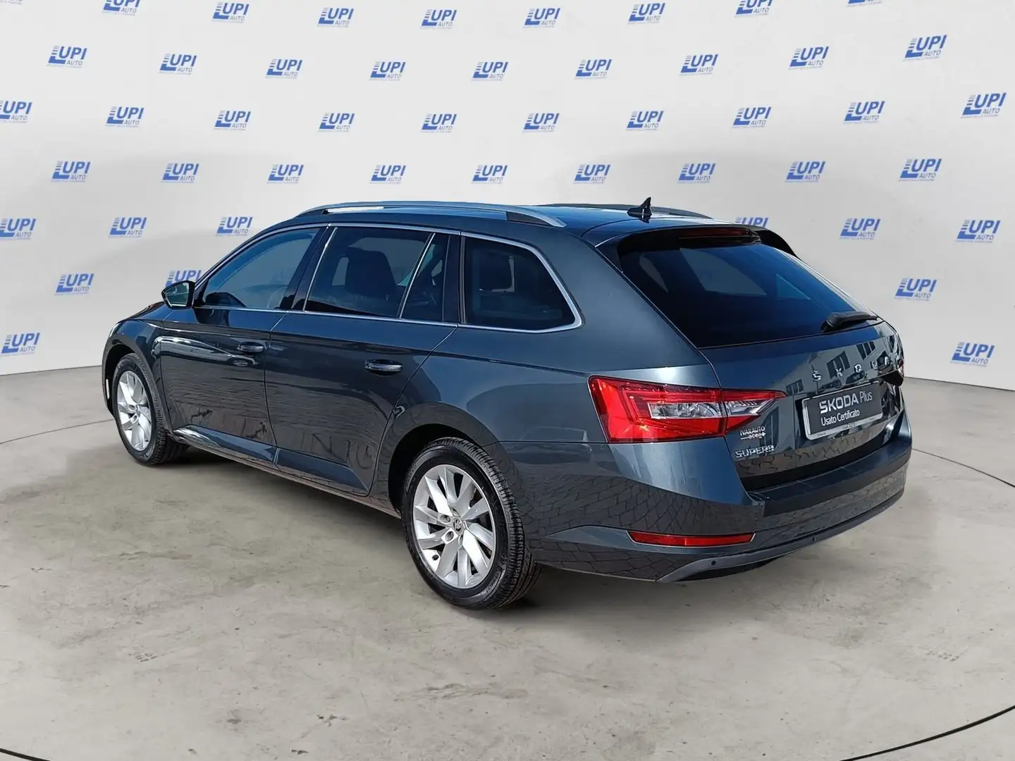 Skoda Superb Wagon 2.0 tdi evo Executive 150cv dsg Grau - 2