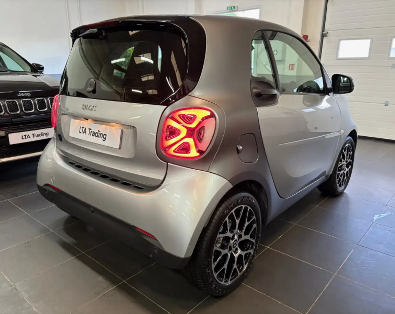 smart forTwo EQ 82CH PRIME Gris - 2