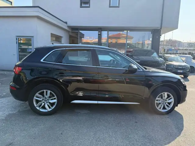 Audi Q5 view 6