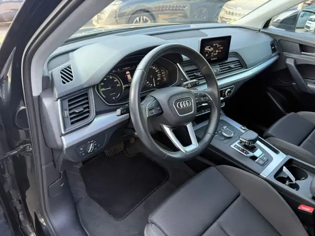 Audi Q5 view 13