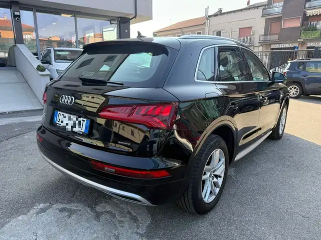 Audi Q5 view 5