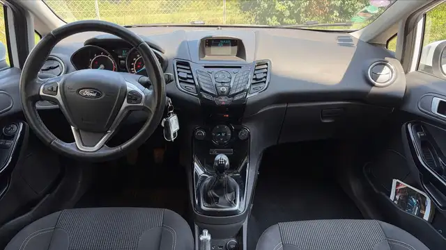 Ford Fiesta view 11