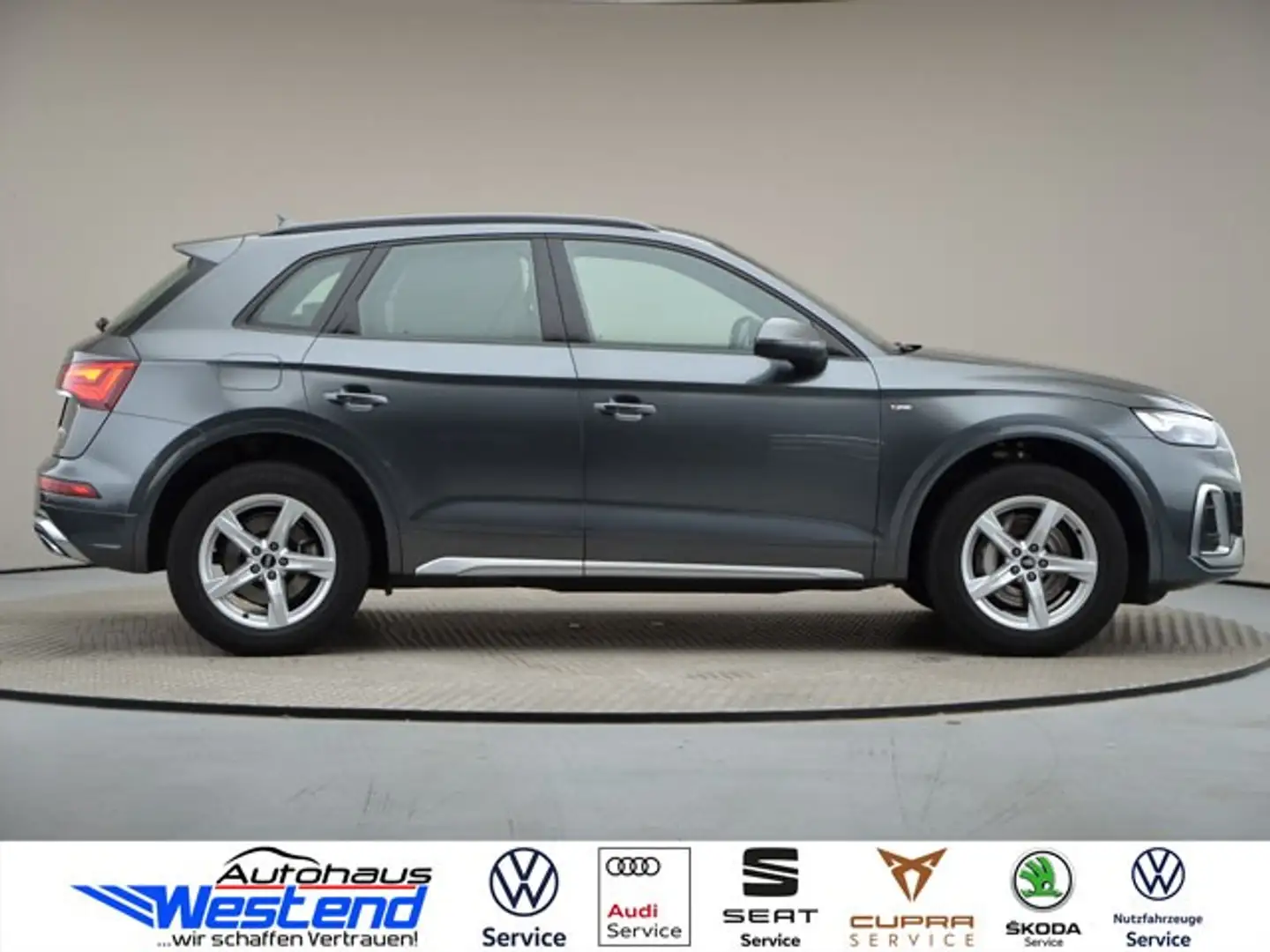 Audi Q5 S line 55 TFSIe 270kW qu. AHK Matrix Navi Klima Grau - 2