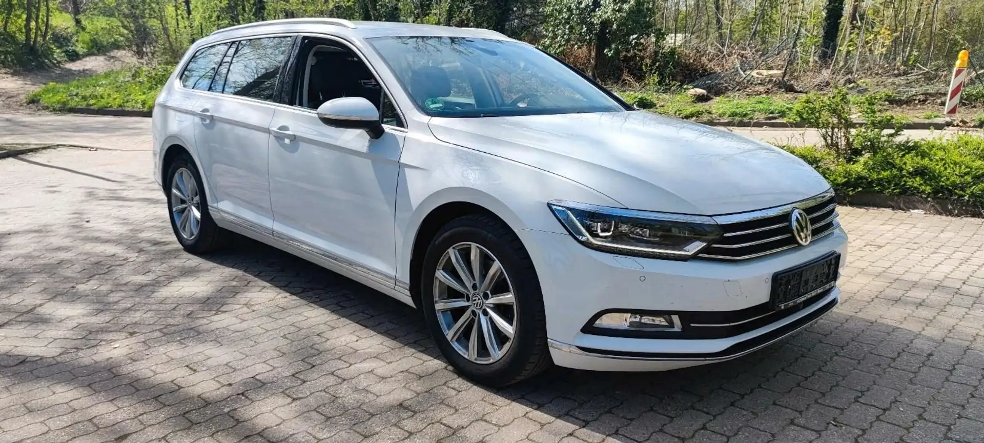 Volkswagen Passat Variant Passat Variant 2.0 Blue TDI SCR Highline bijela - 1