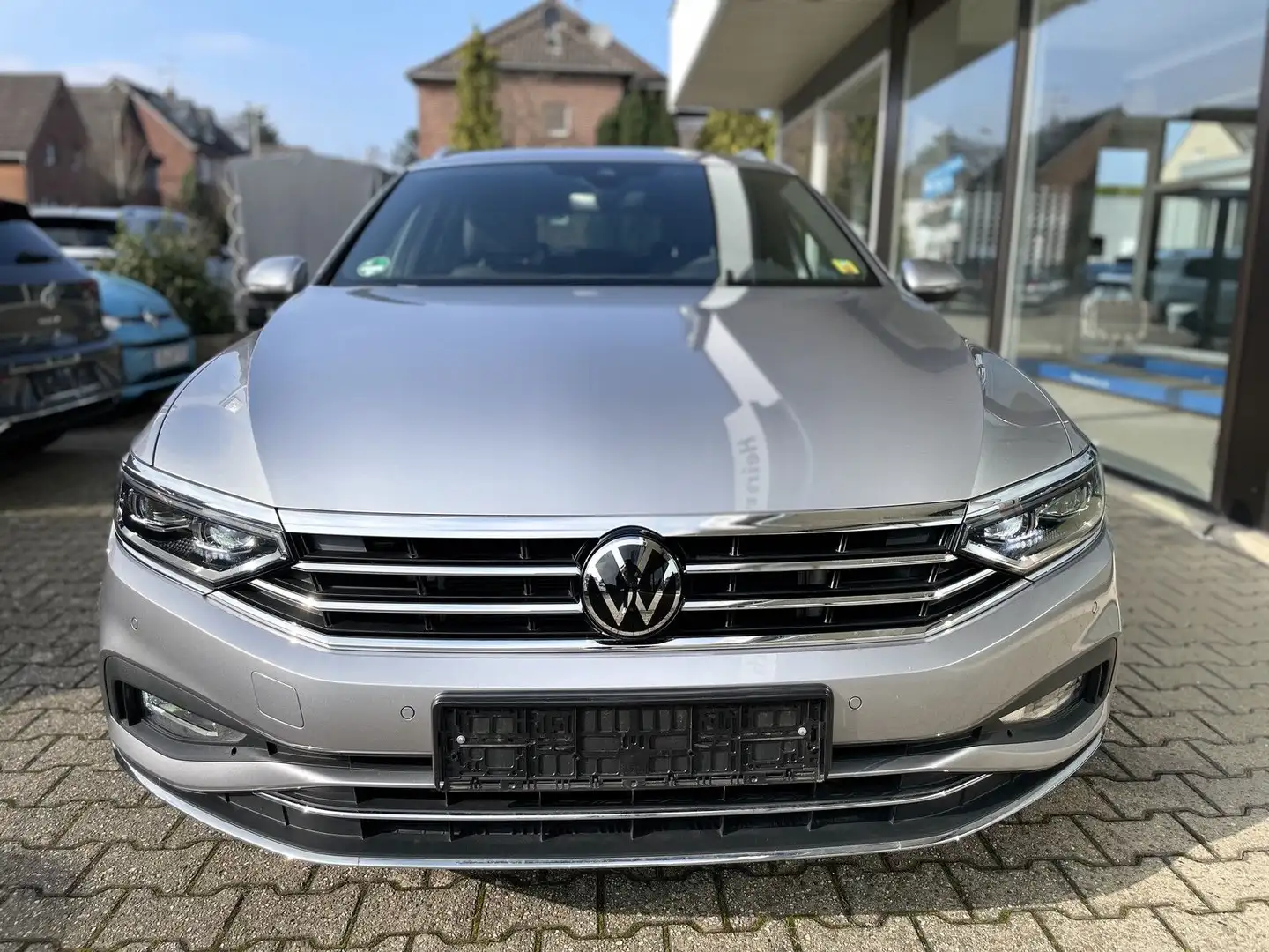 Volkswagen Passat Variant Elegance AHK,NAV,KAM,IQ-Drive Plateado - 2