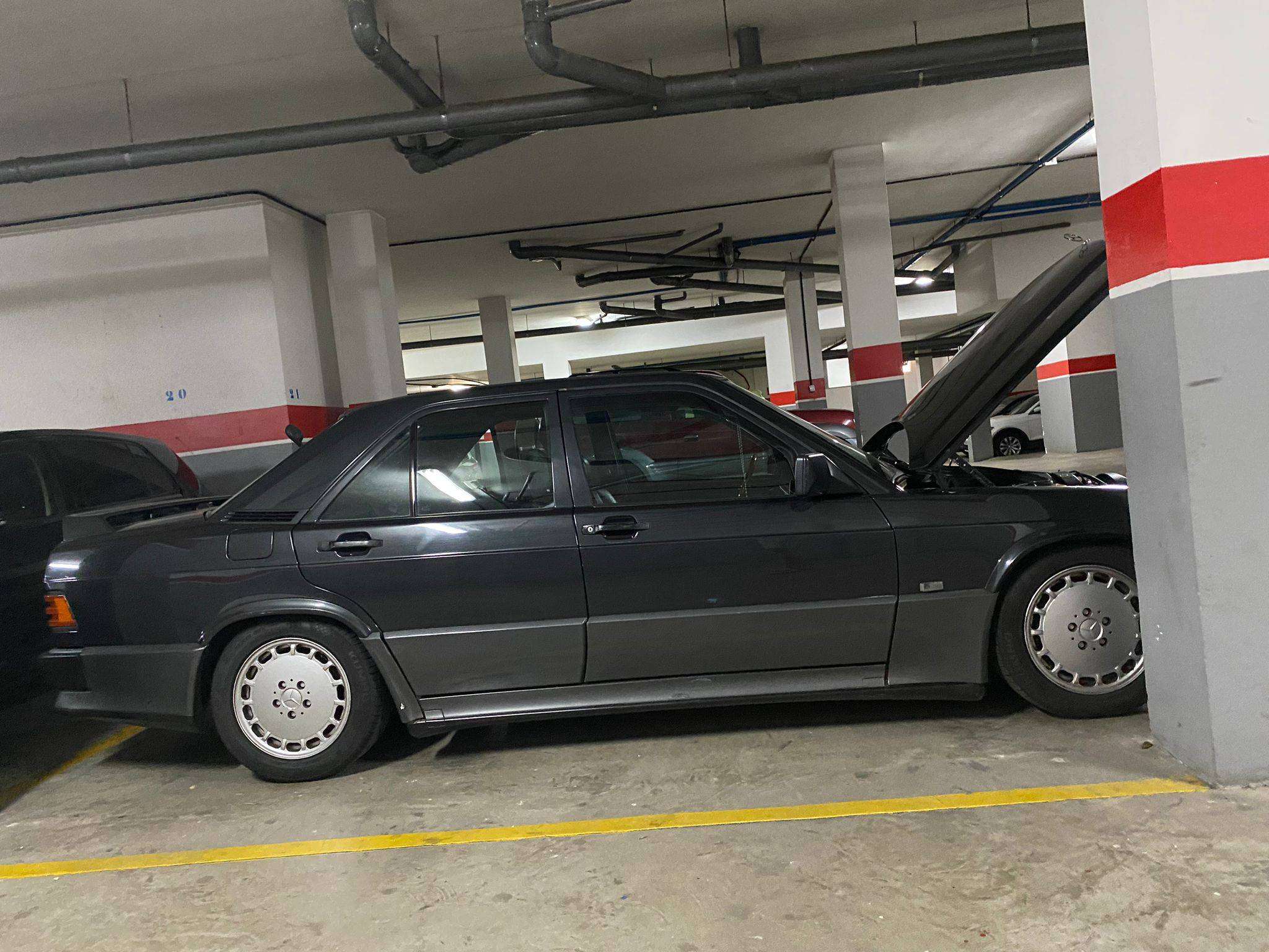 Mercedes-Benz 190 190E 2.5-16 - foto 1