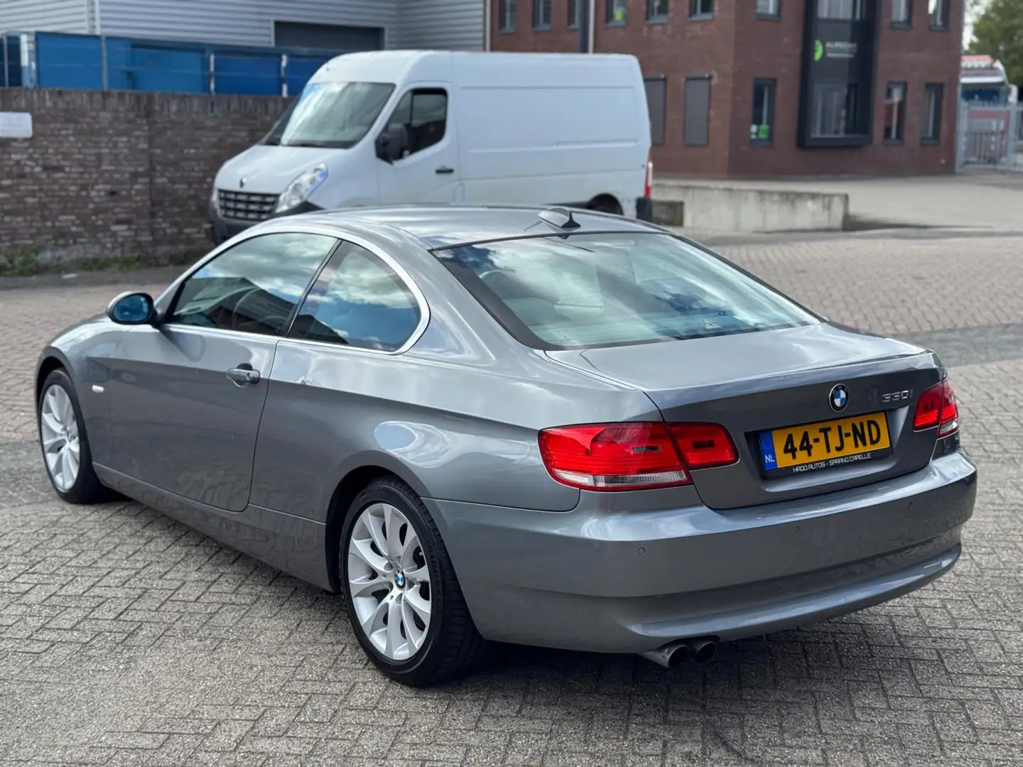 BMW 330 3-serie Coupé 330i High Executive Xenon | Navi | C Gris - 2