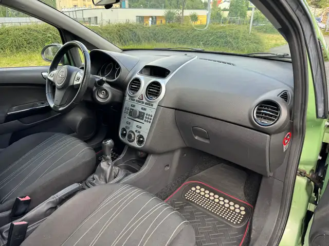 Opel Corsa view 12