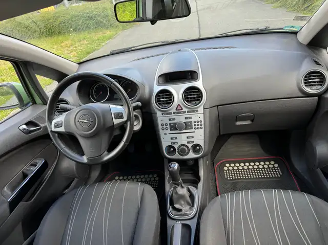 Opel Corsa view 9