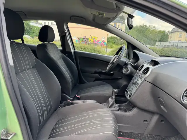 Opel Corsa view 13