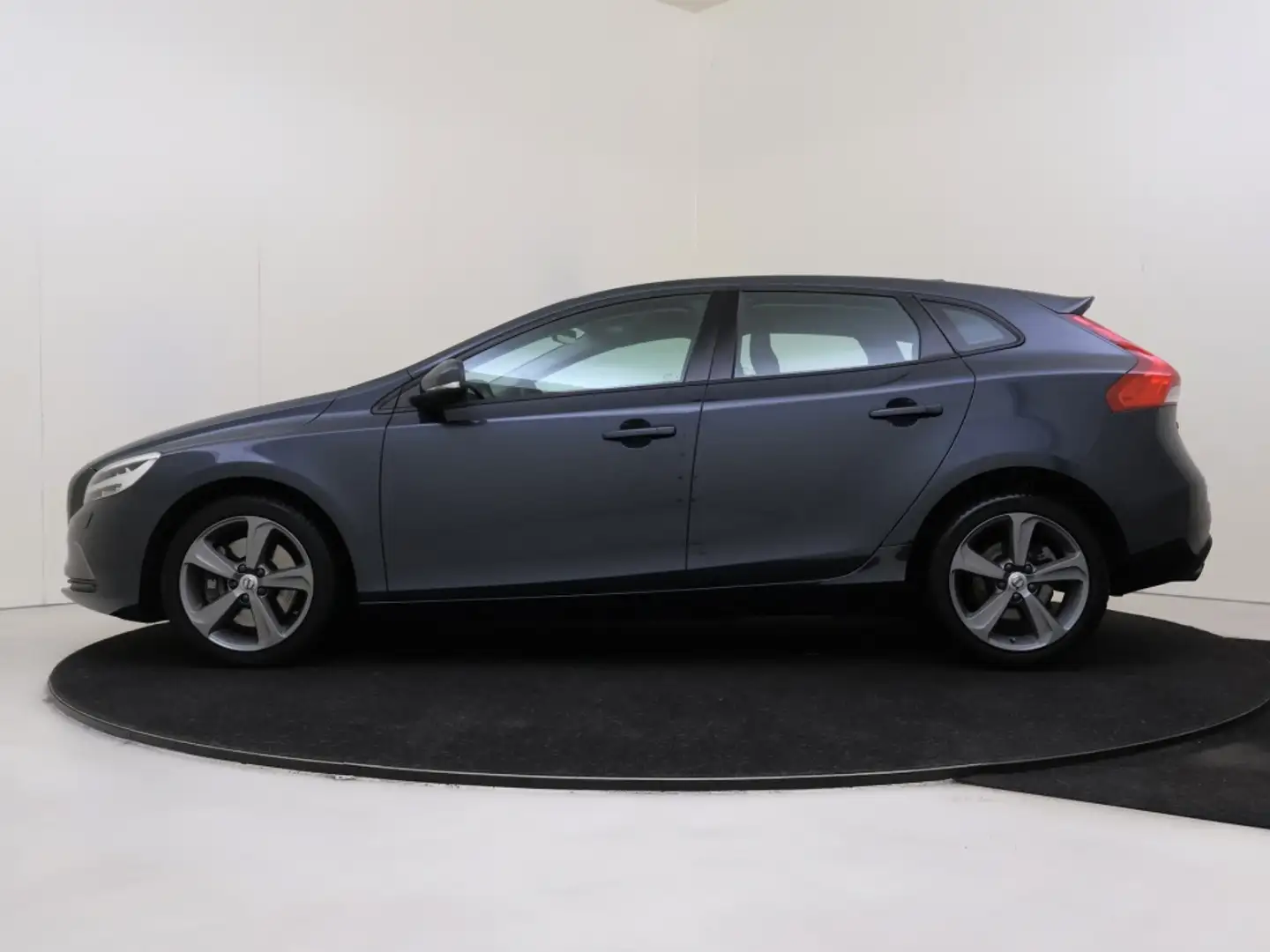 Volvo V40 T3 Nordic+ | Stoelverwarming | Automaat | LED | Pa Bleu - 2
