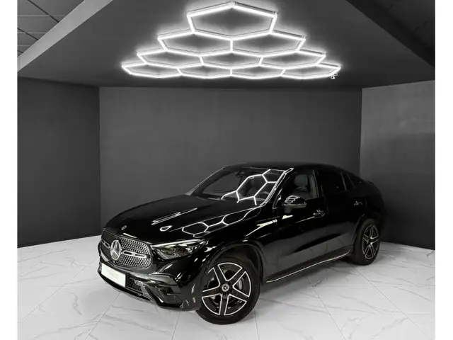 Mercedes-Benz GLC 300 d Coupé AMG LINE / BURMESTER / 3D CAM