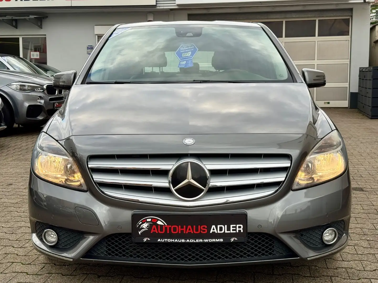 Mercedes-Benz B 200 BLUE EFFICIENCY*2HD*SCHALT*EU5*PDC*NAVI*SH Grau - 2
