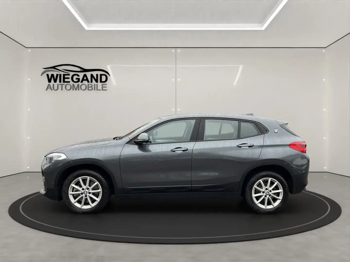 BMW X2 sDrive20i AUT. ADVANTAGE+LEDER+STZH+PDC+LED Gris - 2