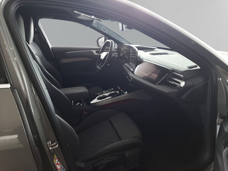 Audi A6 Avant e-hybrid quattro Tech+ 20" AHK Navi — photo 7